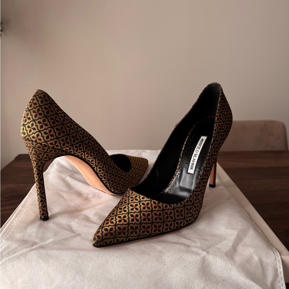 Manolo Blahnik Metallic Fabric Pumps